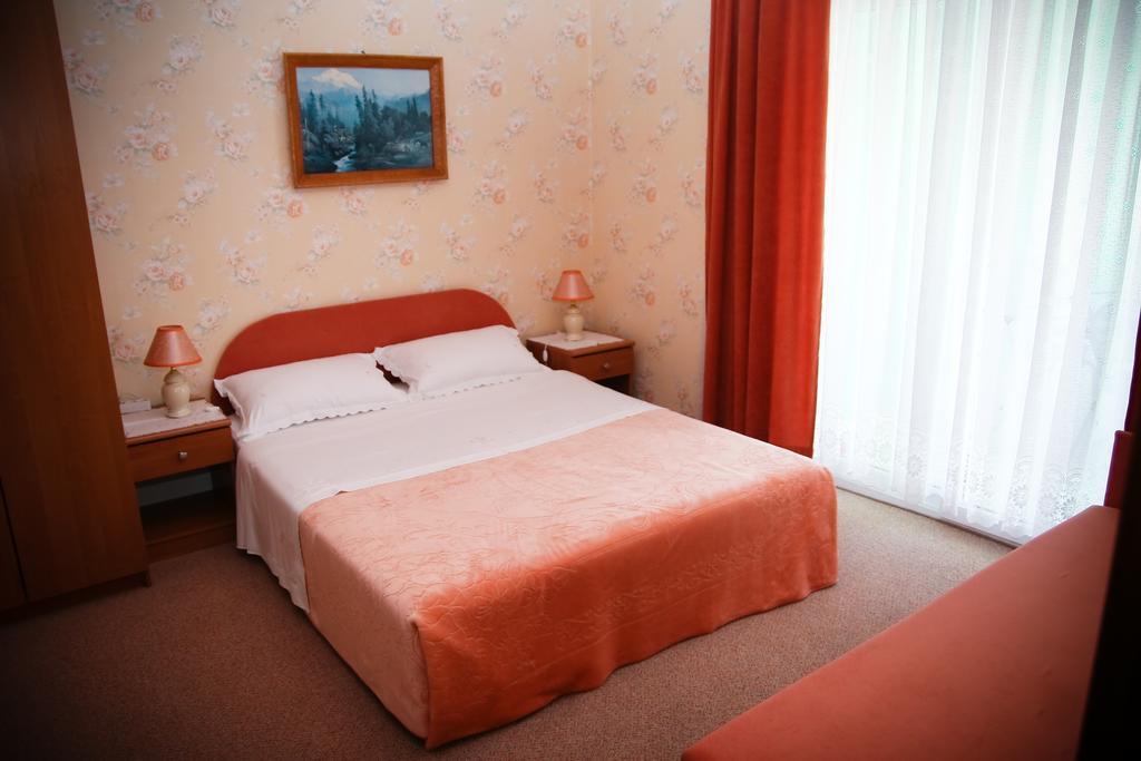 Apartments Katarine Zrinske Водице Екстер'єр фото